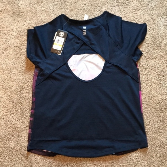 NWT Under Armour Open Back Tee - Picture 3 of 3